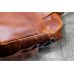 Сумка KLONDIKE DIGGER Mavis, натуральная кожа цвета коньяк, 32 x 40 x 8 см