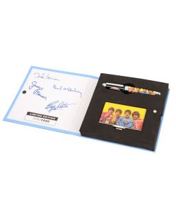 Набор The Beatles Sgt.PEPERS LONELY HEARTS: визитница, ручка-роллер, разноцветный